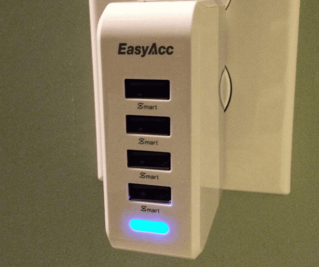 EasyAcc 4-Port USB Wall Charger Review (iPhone / Android) 2